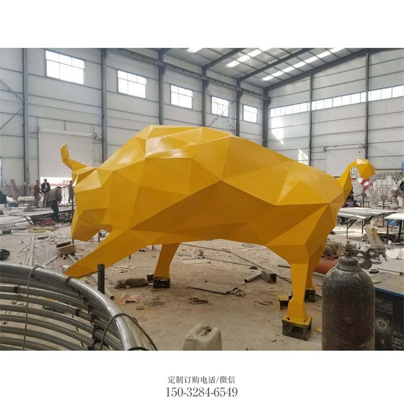 镜面几何牛雕塑 园林抽象雕塑摆件订做 城市广场动物雕塑提供